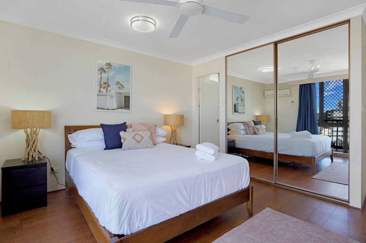Beach Palms Holiday Apartments โกลด์โคสต์ ภายนอก รูปภาพ