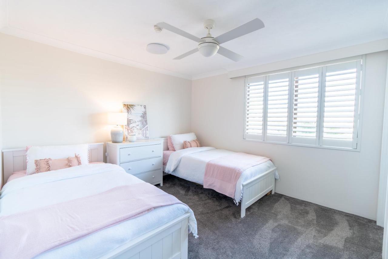 Beach Palms Holiday Apartments โกลด์โคสต์ ภายนอก รูปภาพ